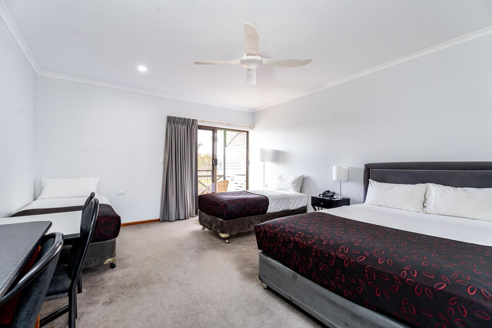 Hotel Renmark Exterior photo
